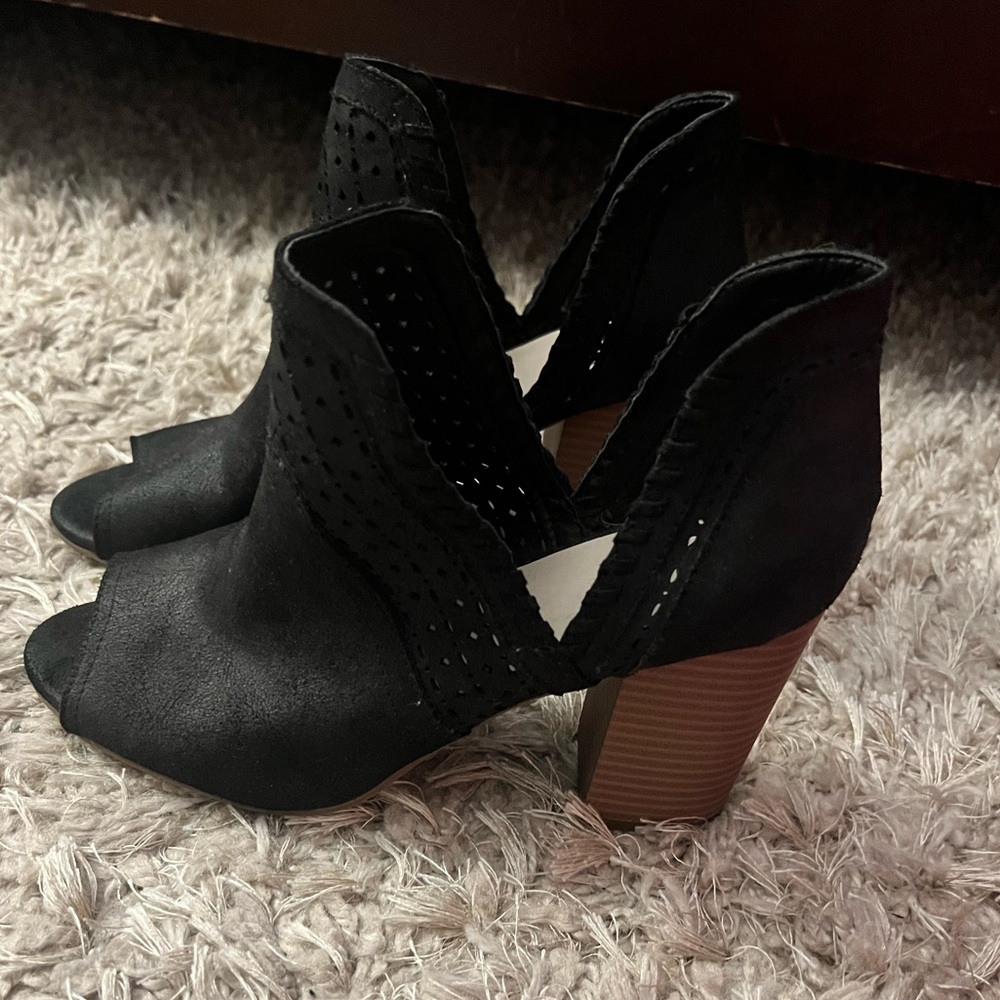 Fergalicious by Fergie size 8.5M heels